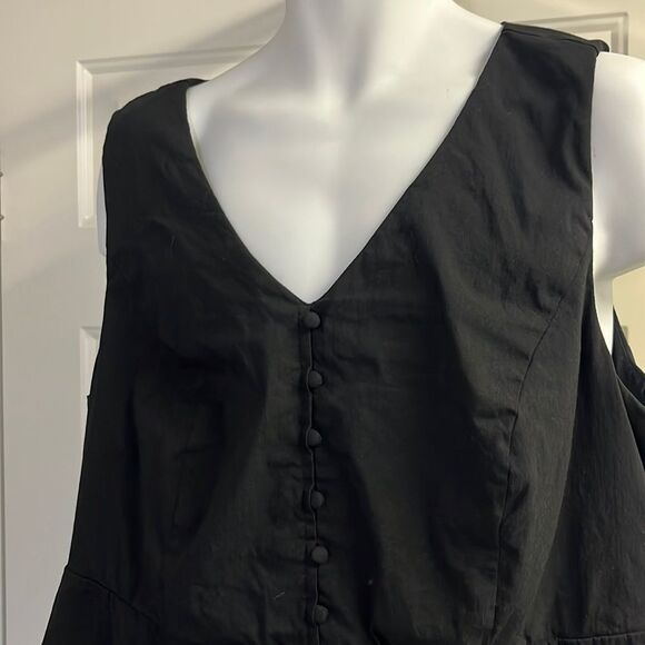 Torrid Black Sleeveless Peplum Top with Back Zipper and Faux Front Buttons-Sz 2 - Picture 6 of 15